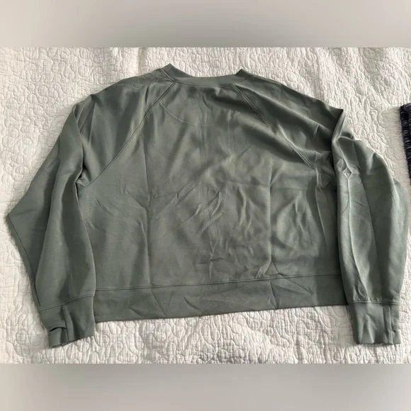 Offline By Aerie Green Athletic Pullover - Picture 2 of 3